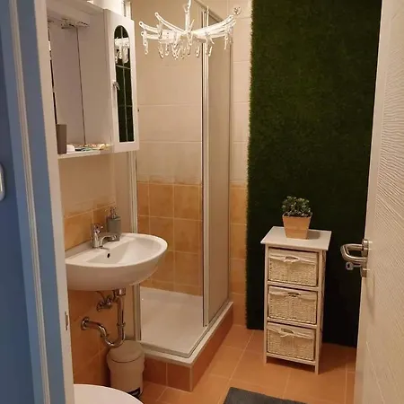 Roberta Apartman1 * Siofok