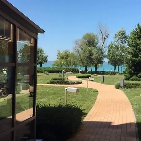 Roberta Apartman1 *
